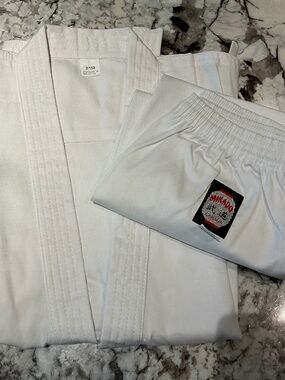 New Mikado Kids Heavyweight Karate Gi (uniform) Size 2/150